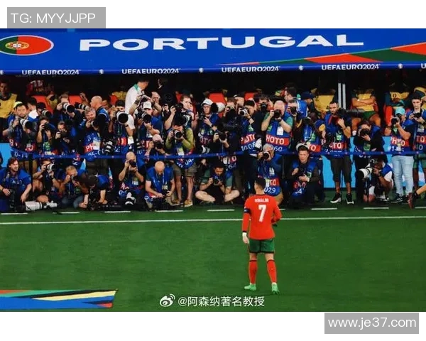 C罗粉丝数量惊人全球范围内的影响力与魅力解析 C罗粉丝数量惊人全球范围内的影响力与魅力解析