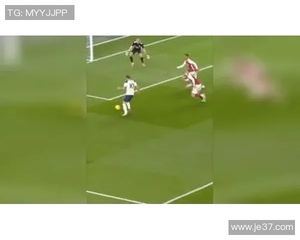 男孩追逐足球明星的梦想与成长故事揭秘 男孩追逐足球明星的梦想与成长故事揭秘