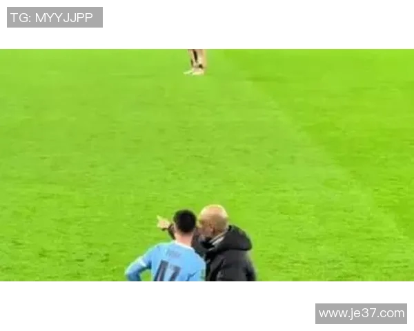 足球明星为何偏爱趴着休息揭秘运动员的放松与恢复技巧