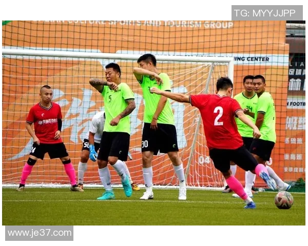 八月份精彩足球赛事回顾与分析聚焦国内外联赛与杯赛的激烈对决